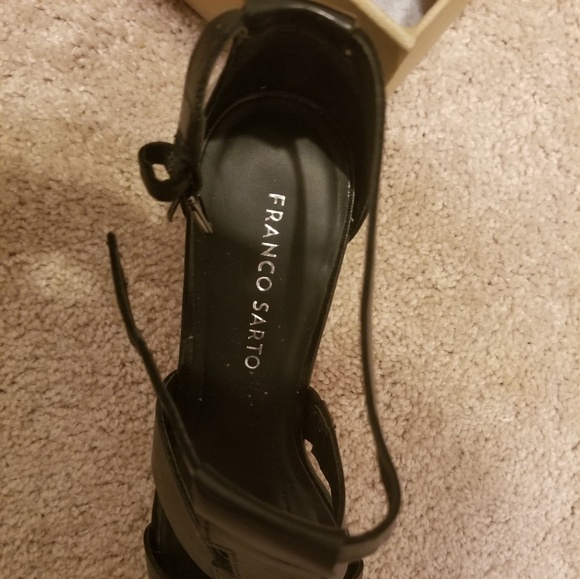 Franco Sarto Wedge Sandals - 8.5M - Picture 5 of 6